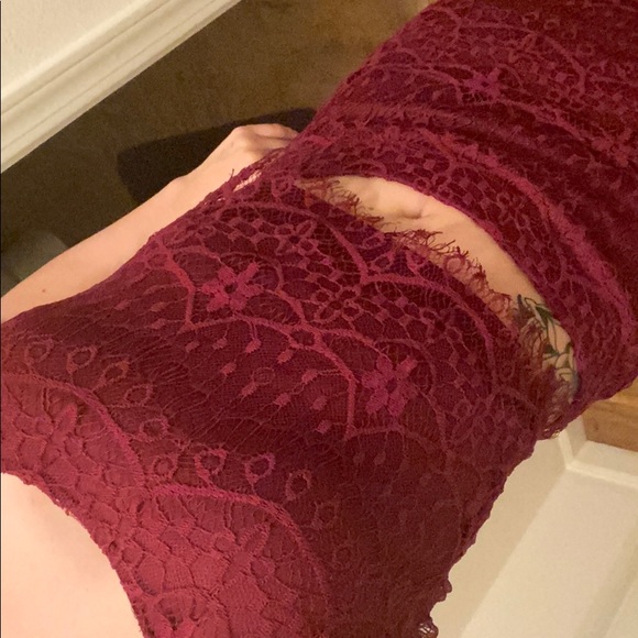 Maroon crop top and skirt - Picture 2 of 7